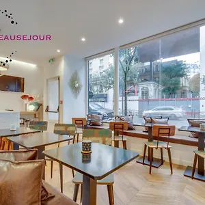 Beausejour *** פריז