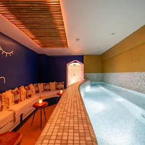 Hotel Flora, Paris