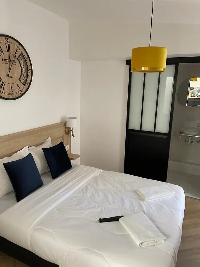 Hotel Menil Bon Temps Paris